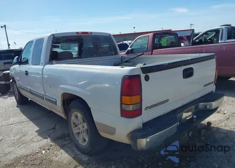 2000 Chevrolet Silverado 1500 Ls z USA, uszkodzony, nr VIN 1GCEC19T0YZ117357